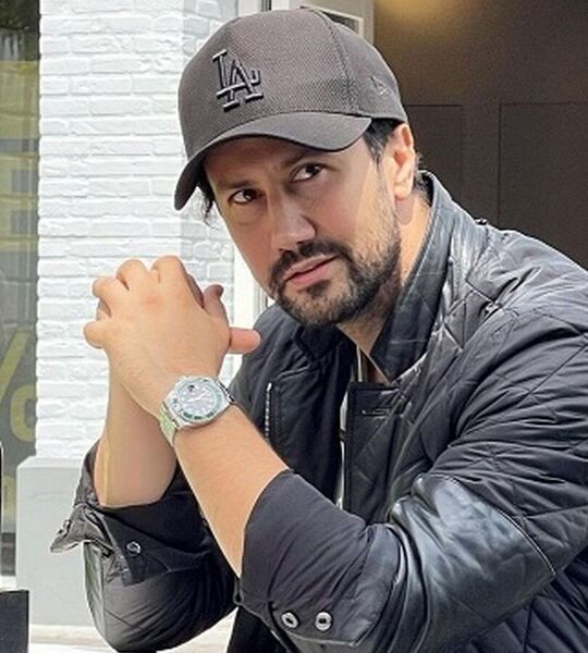 شاهرخ استخری: داستان زندگی، حرفه بازیگری و همسرش