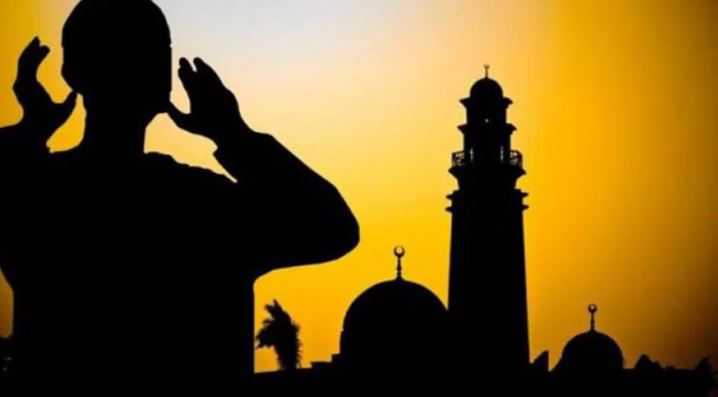 تعبیر خواب اذان؛ معنی شنیدن، خواندن و اقامه در مسجد و خانه