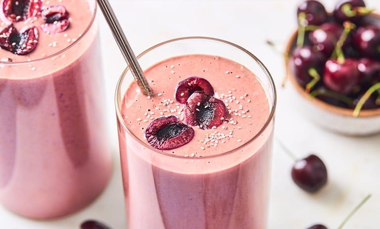 طرز تهیه میلکشیک آلبالویی در ۶ مدل متفاوت و لذیذ طرز تهیه میلکشیک آلبالویی در ۶ مدل متفاوت و لذیذ