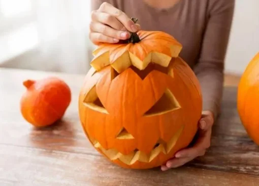 کدو هالووینی در چند گام: ساخت یک کدوی ترسناک قدم‌به‌قدم