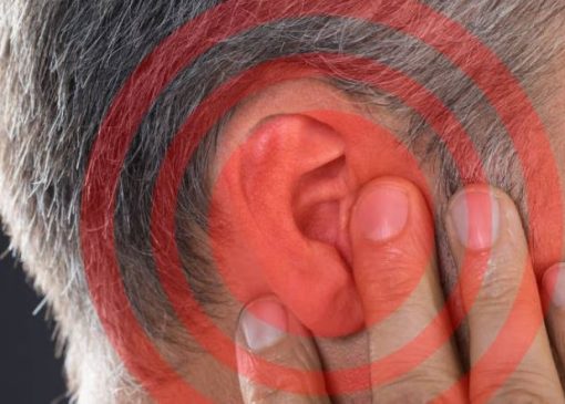 سنگینی گوش از چه عواملی ایجاد می‌شود؟ بررسی کامل دلایل و راه‌های درمان